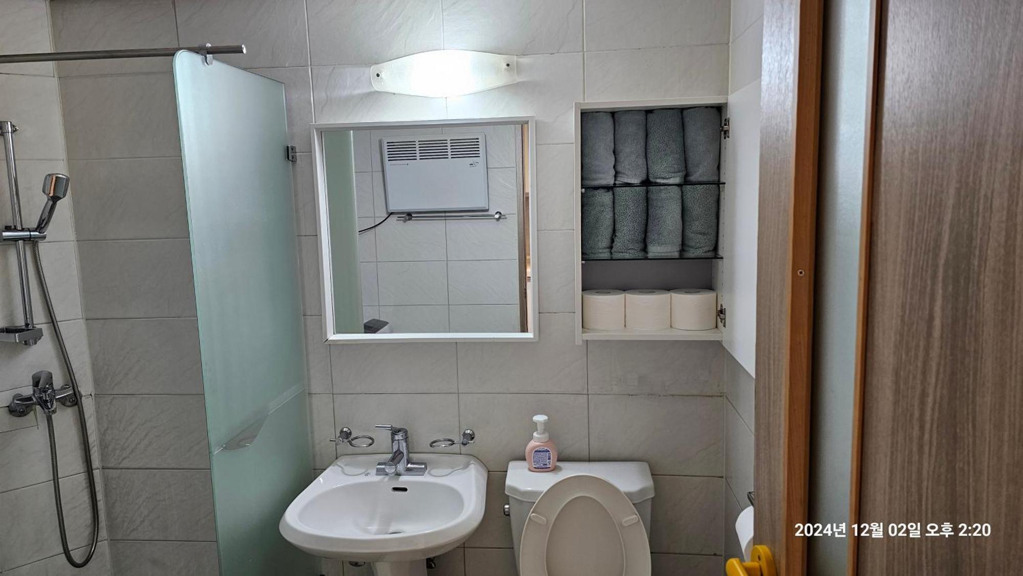 Hongdae Residence-5 1Min From Hongik Uni Station Exit #1 Σεούλ Εξωτερικό φωτογραφία