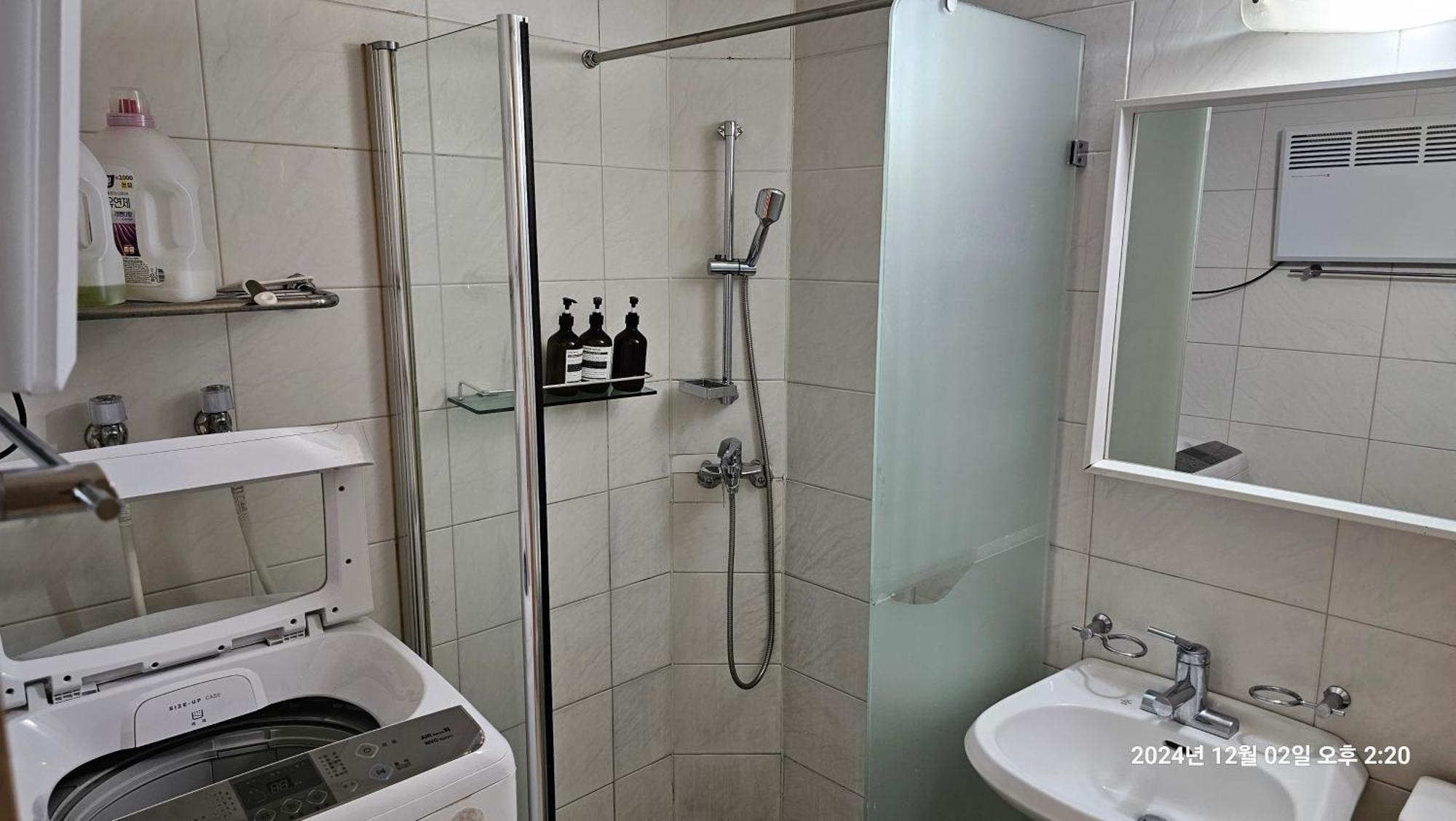 Hongdae Residence-5 1Min From Hongik Uni Station Exit #1 Σεούλ Εξωτερικό φωτογραφία